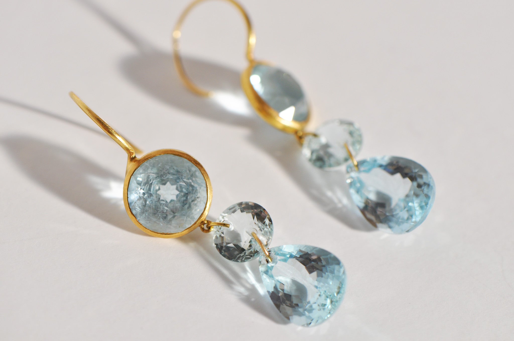 AQUAMARINE ELIZABETH T EARRINGS