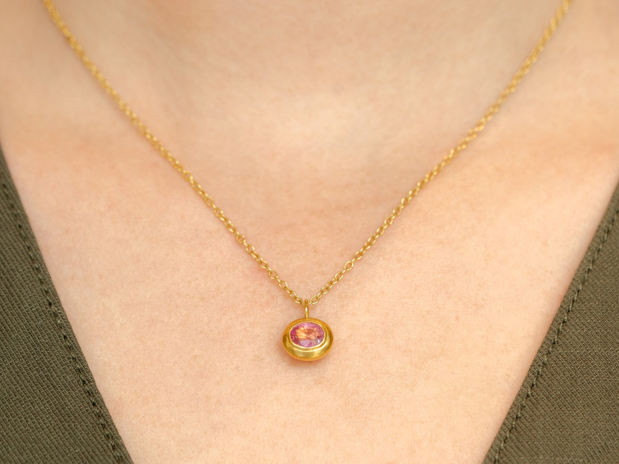SPINEL PENDANT ON 16" CHAIN 1