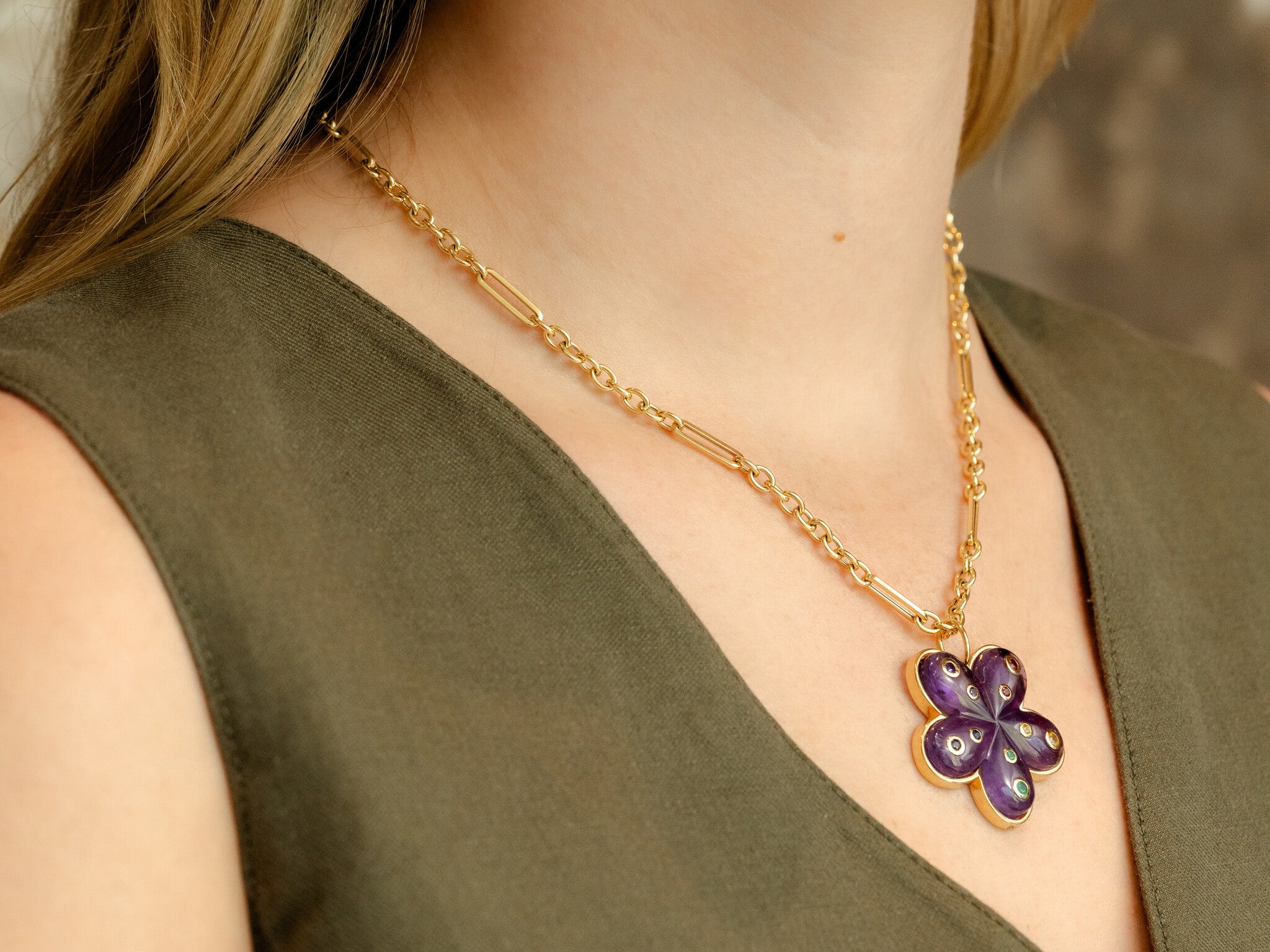 CARVED STONE PETAL FLOWER NECKLACE