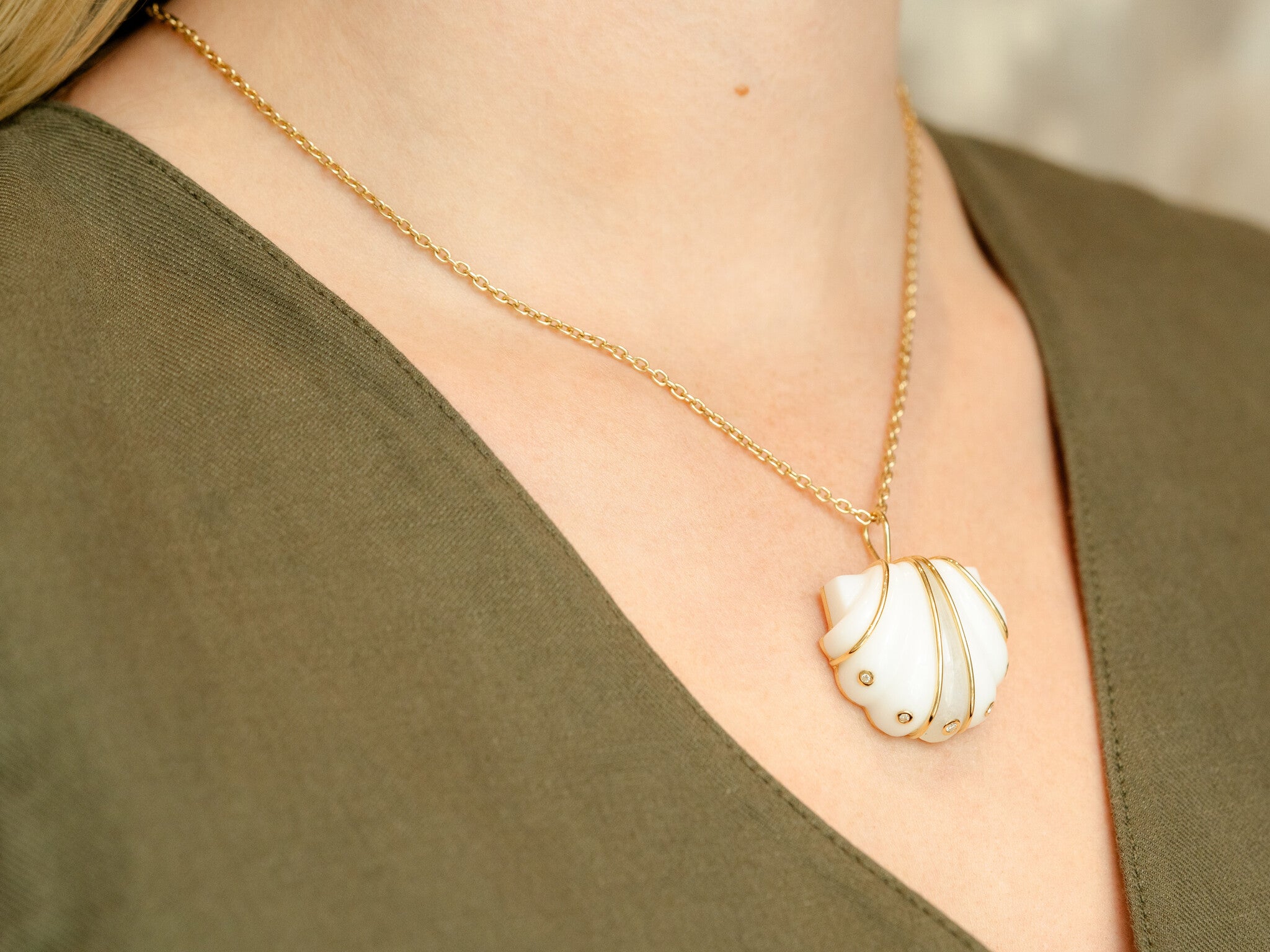 MINI CARVED SHELL NECKLACE