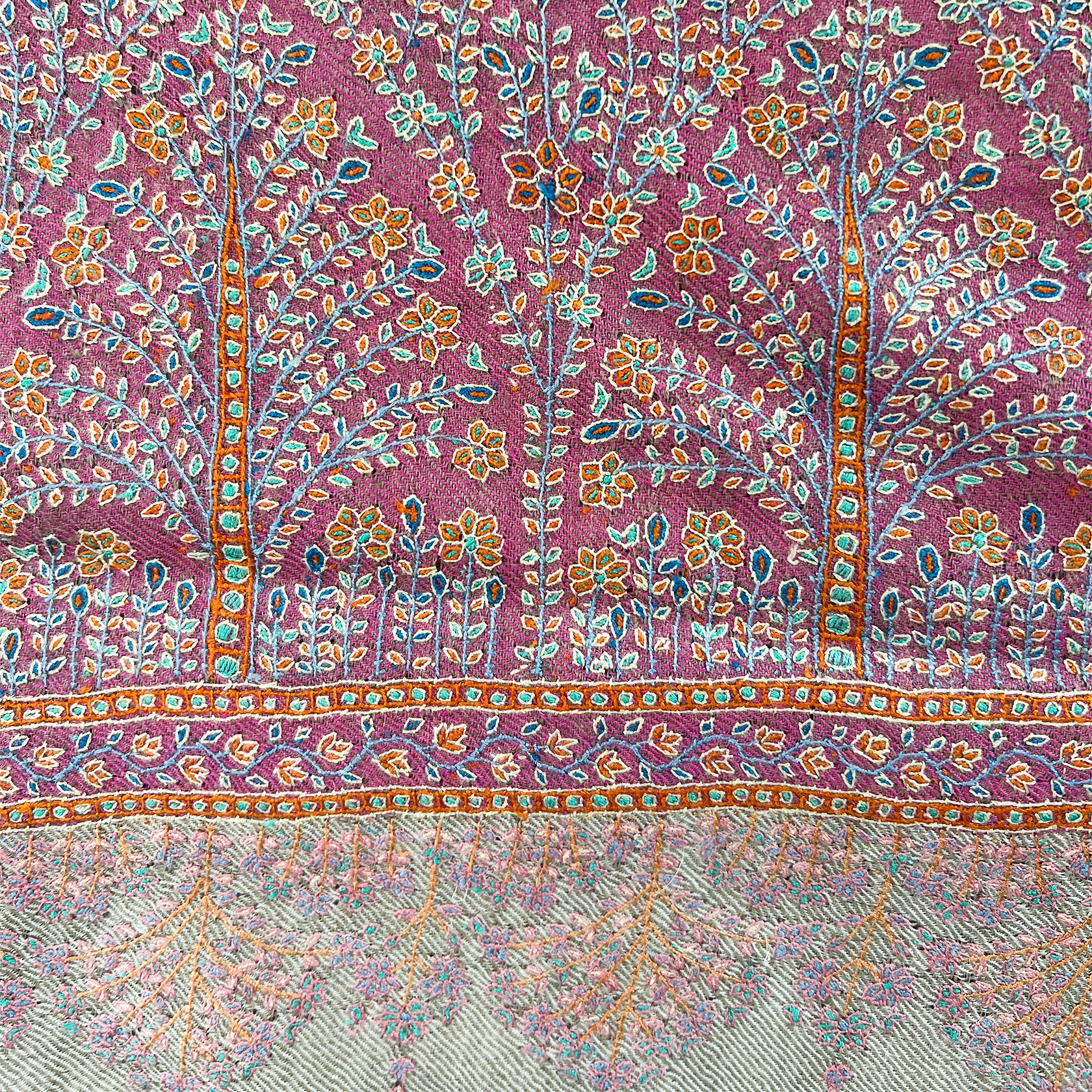 INTRICATE PAISLEY EMBROIDERED SHAWL