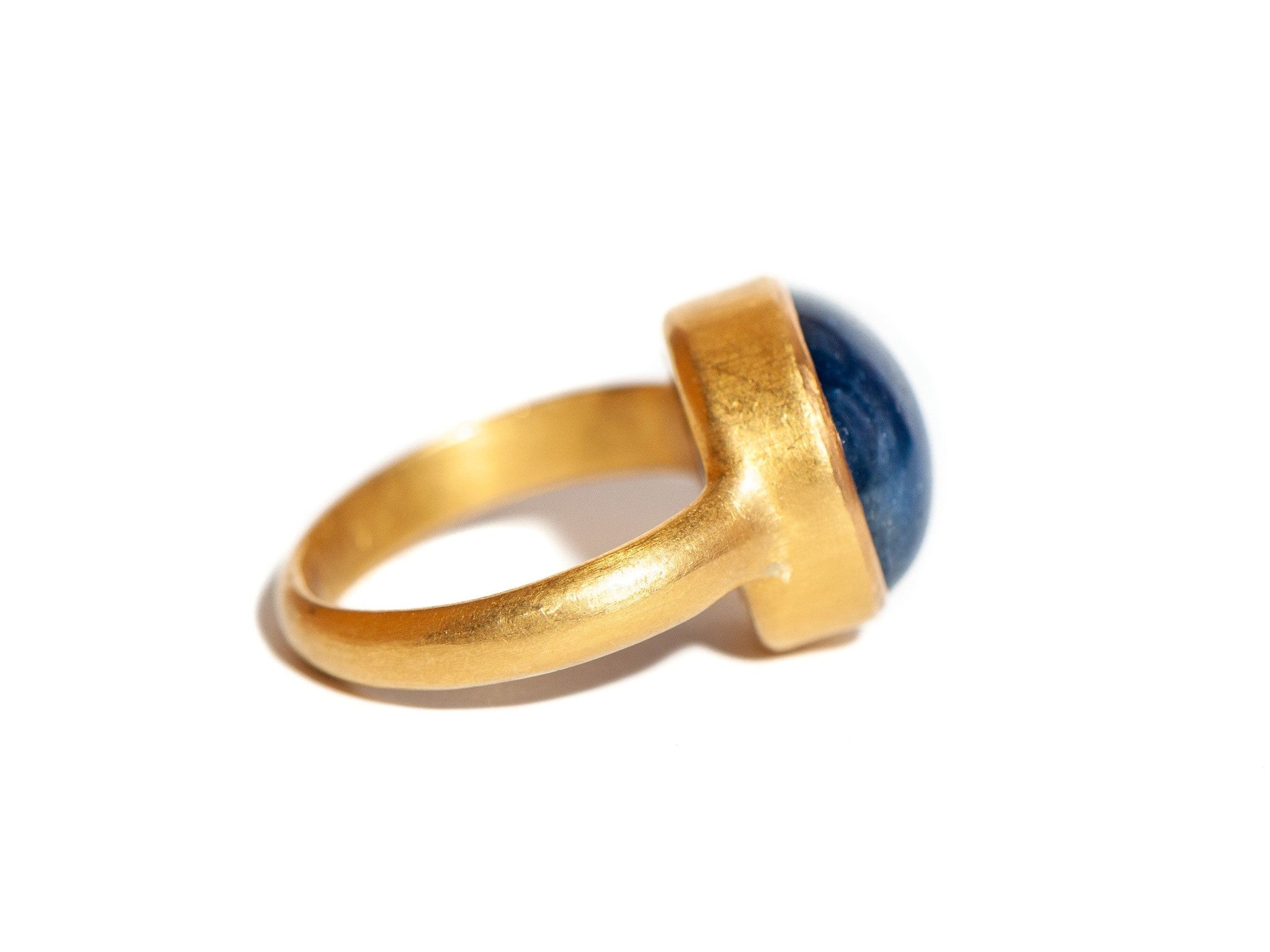 BLUE SAPPHIRE RING